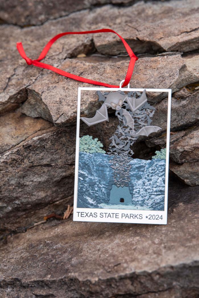 Ornament - 2024 - Old Tunnel State park-2024 Xmas Ornament_5435 on rocks